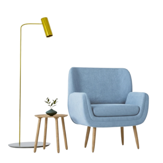 Fauteuil bleu avec lampe et tables